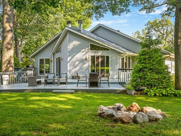 $398,500 | 2085 Lake Summerset Road, Lake Summerset, IL 61019