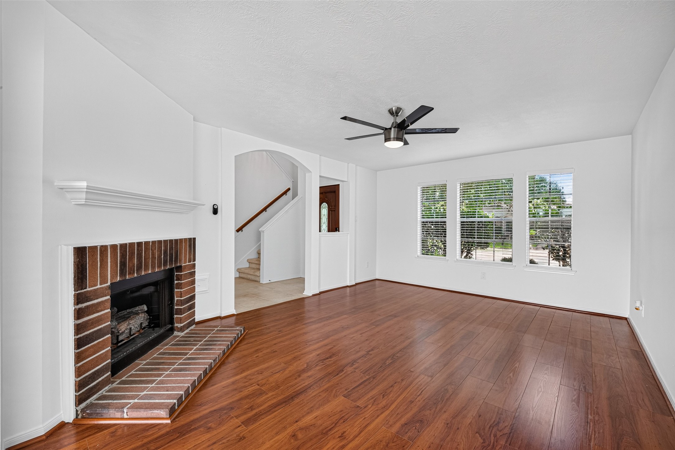 1806 Oak Ridge Drive Kemah, TX 77565 - Photo 9 of 38
