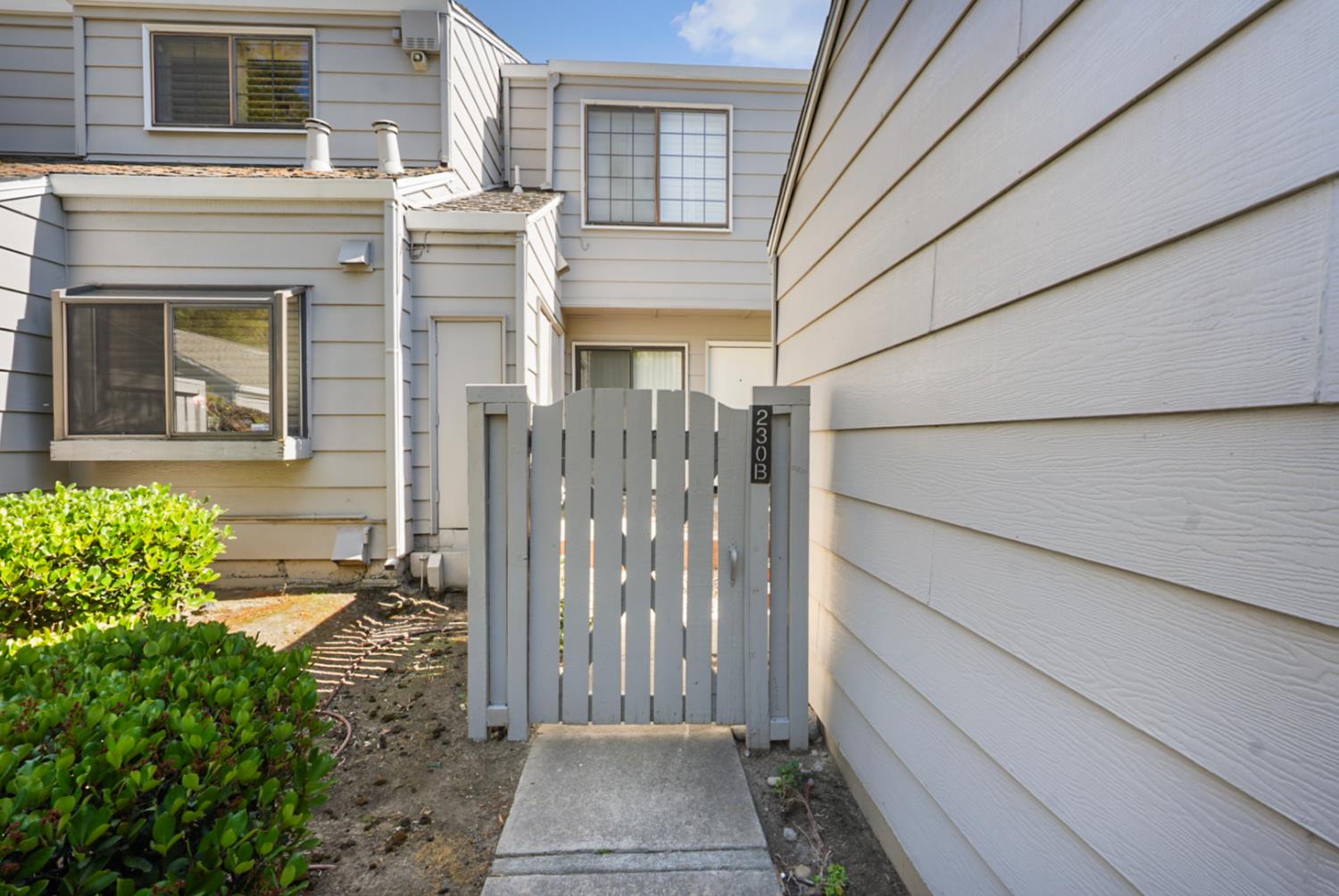 230 West Rumble Road, Unit B Modesto, CA 95350 - Photo 3 of 24