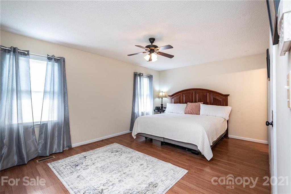 1330 Old Lenoir Road Hickory, NC 28601 - Photo 14 of 22 Gallery Image 14