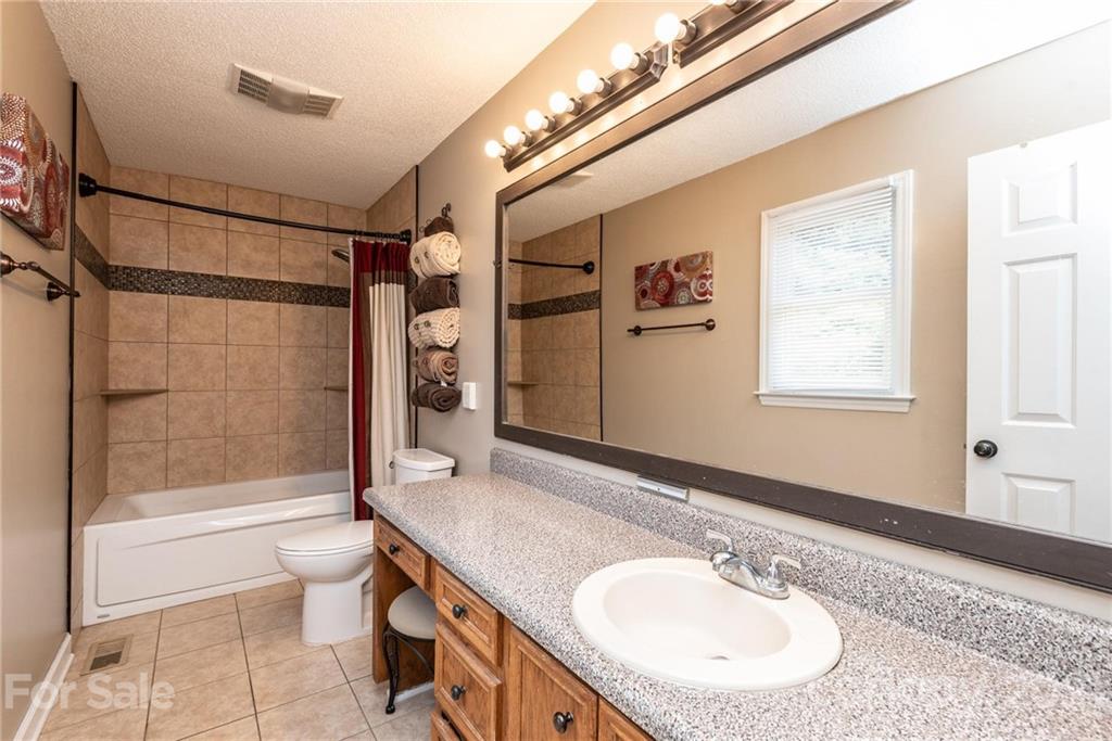 1330 Old Lenoir Road Hickory, NC 28601 - Photo 16 of 22 Gallery Image 16