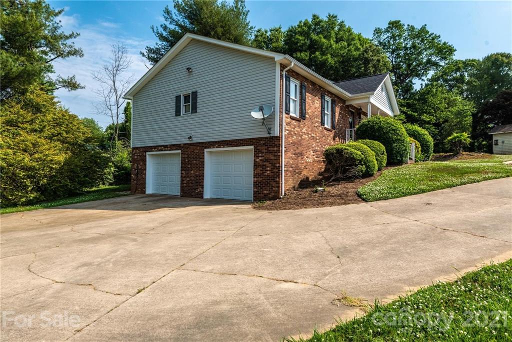 1330 Old Lenoir Road Hickory, NC 28601 - Photo 19 of 22 Gallery Image 19