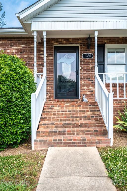 1330 Old Lenoir Road Hickory, NC 28601 - Photo 3 of 22 Gallery Image 3