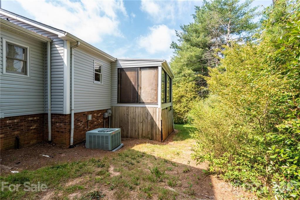 1330 Old Lenoir Road Hickory, NC 28601 - Photo 21 of 22 Gallery Image 21