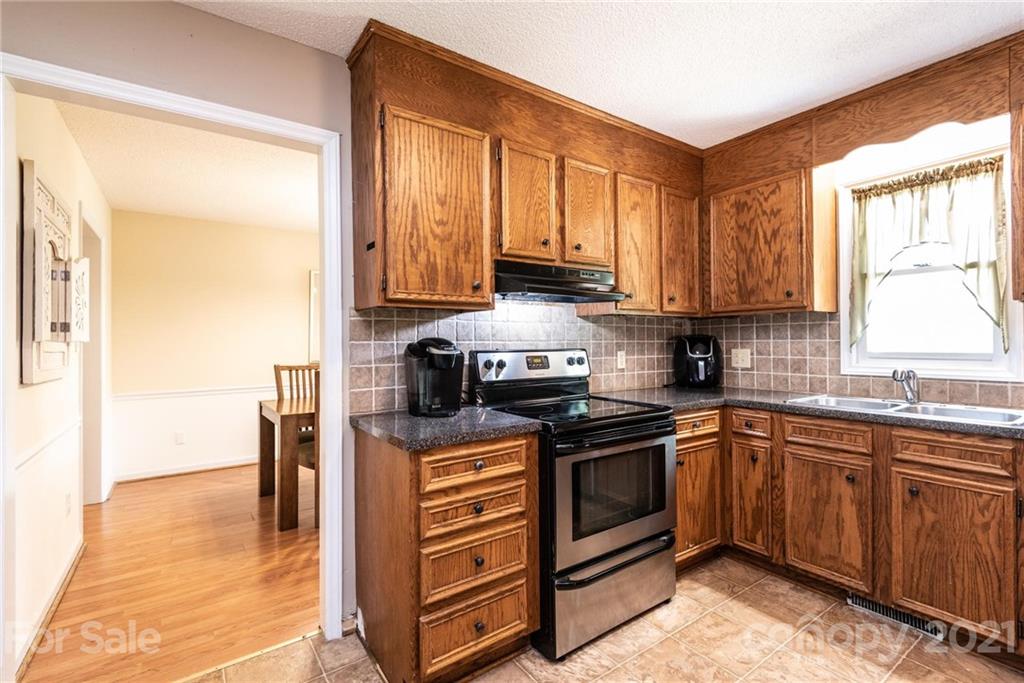 1330 Old Lenoir Road Hickory, NC 28601 - Photo 9 of 22 Gallery Image 9