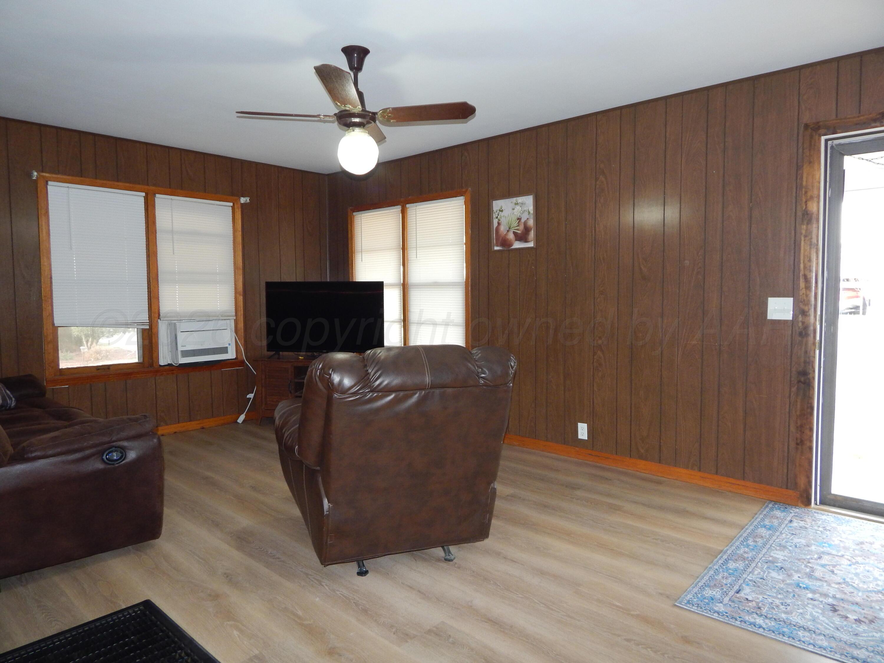 1505 Graham Street Wellington, TX 79095 - Photo 5 of 29 DSCN6445