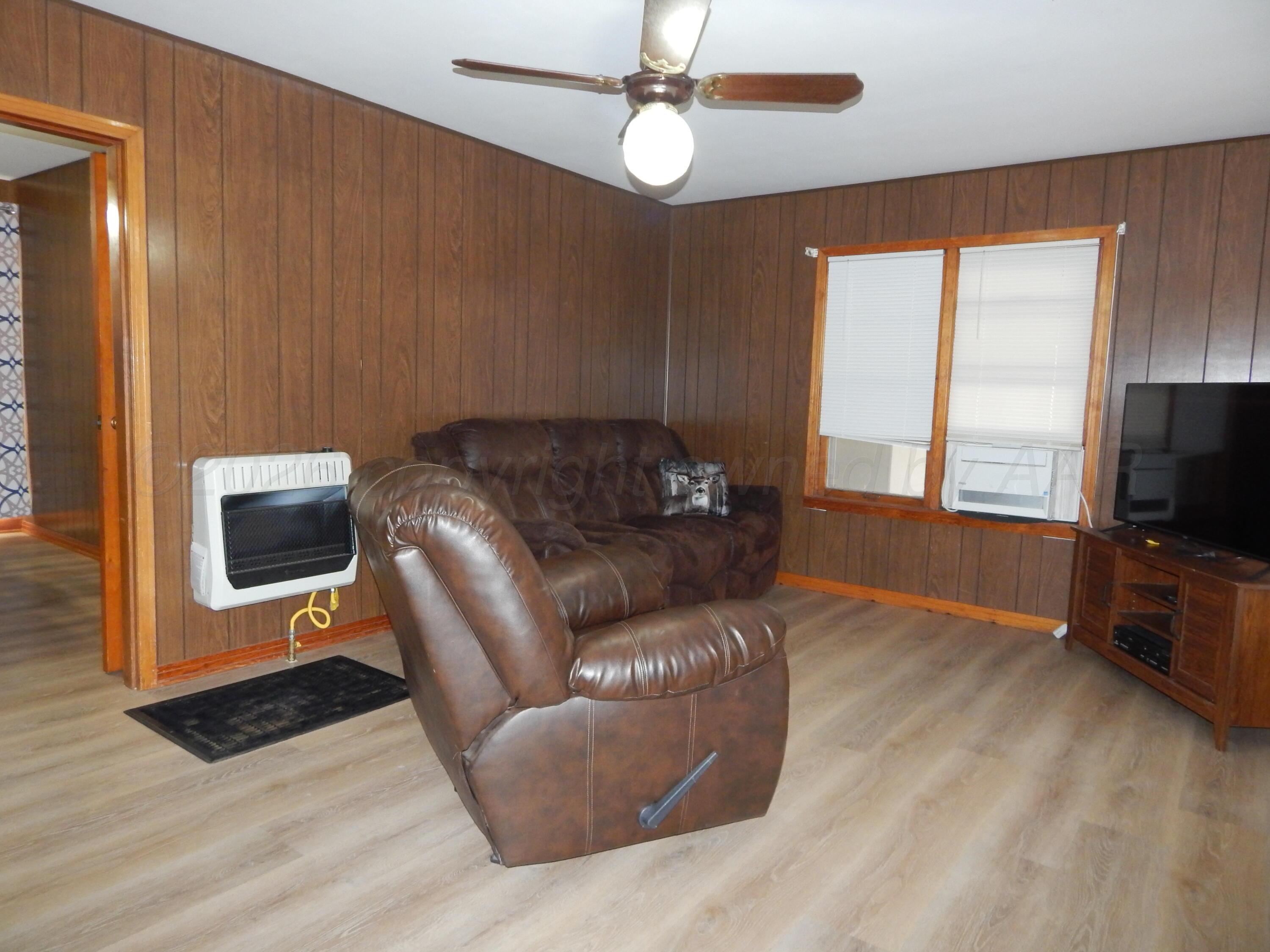 1505 Graham Street Wellington, TX 79095 - Photo 6 of 29 DSCN6446