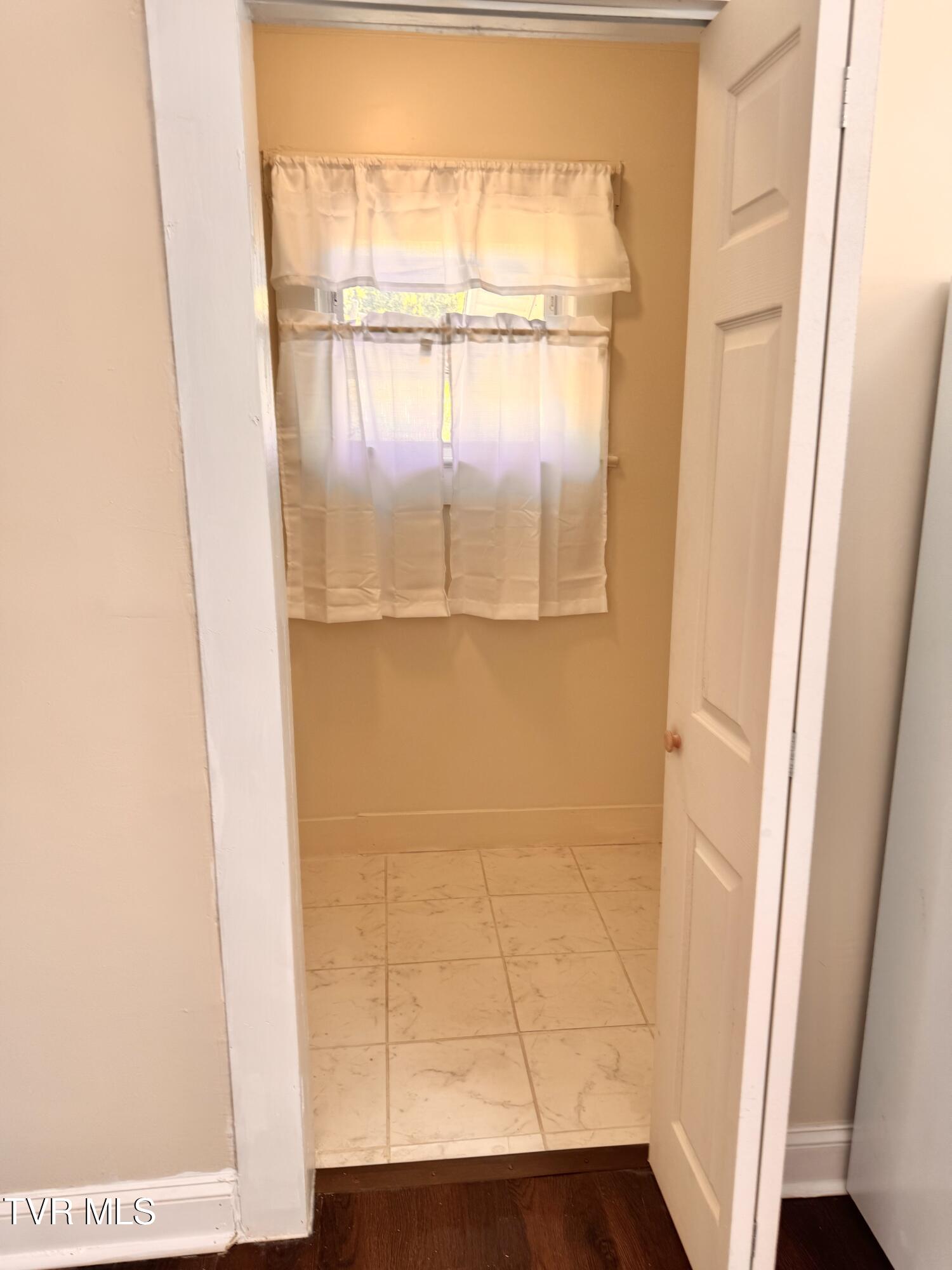11985 Tazewell Road Coeburn, VA 24230 - Photo 13 of 20 IMG_3280