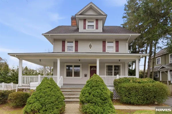 $3,200 | 113 Oak Street, Unit 1, Ridgewood, NJ 07450