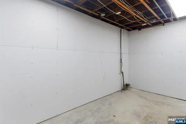 $3,200 | 113 Oak Street, Unit 1, Ridgewood, NJ 07450