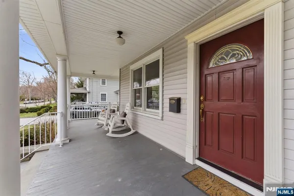 $3,200 | 113 Oak Street, Unit 1, Ridgewood, NJ 07450