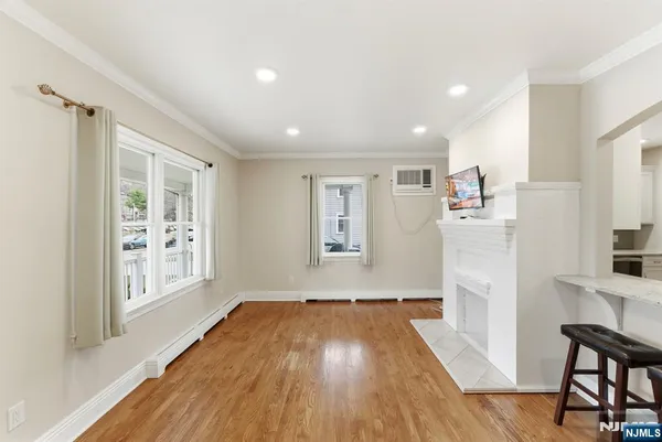 $3,200 | 113 Oak Street, Unit 1, Ridgewood, NJ 07450