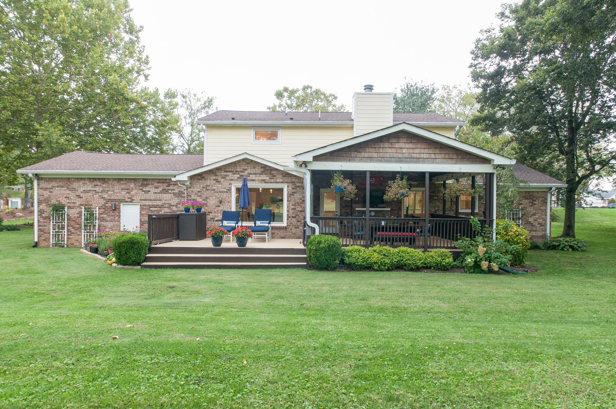 147 Baltusrol Road Franklin, TN 37069 - Photo 40 of 41 a front view of a house with garden