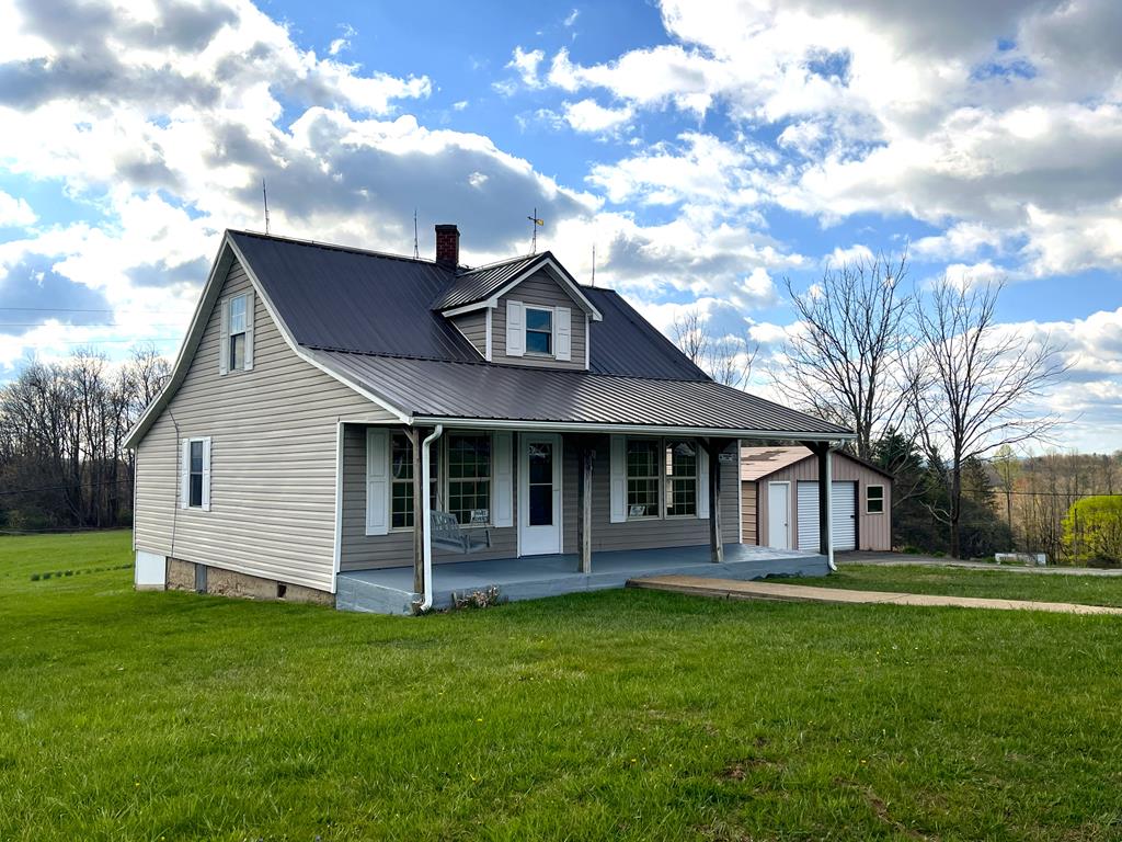 586 Deer Ridge Road Hillsville, VA 24343 - Photo 1 of 34 Gallery Image 1