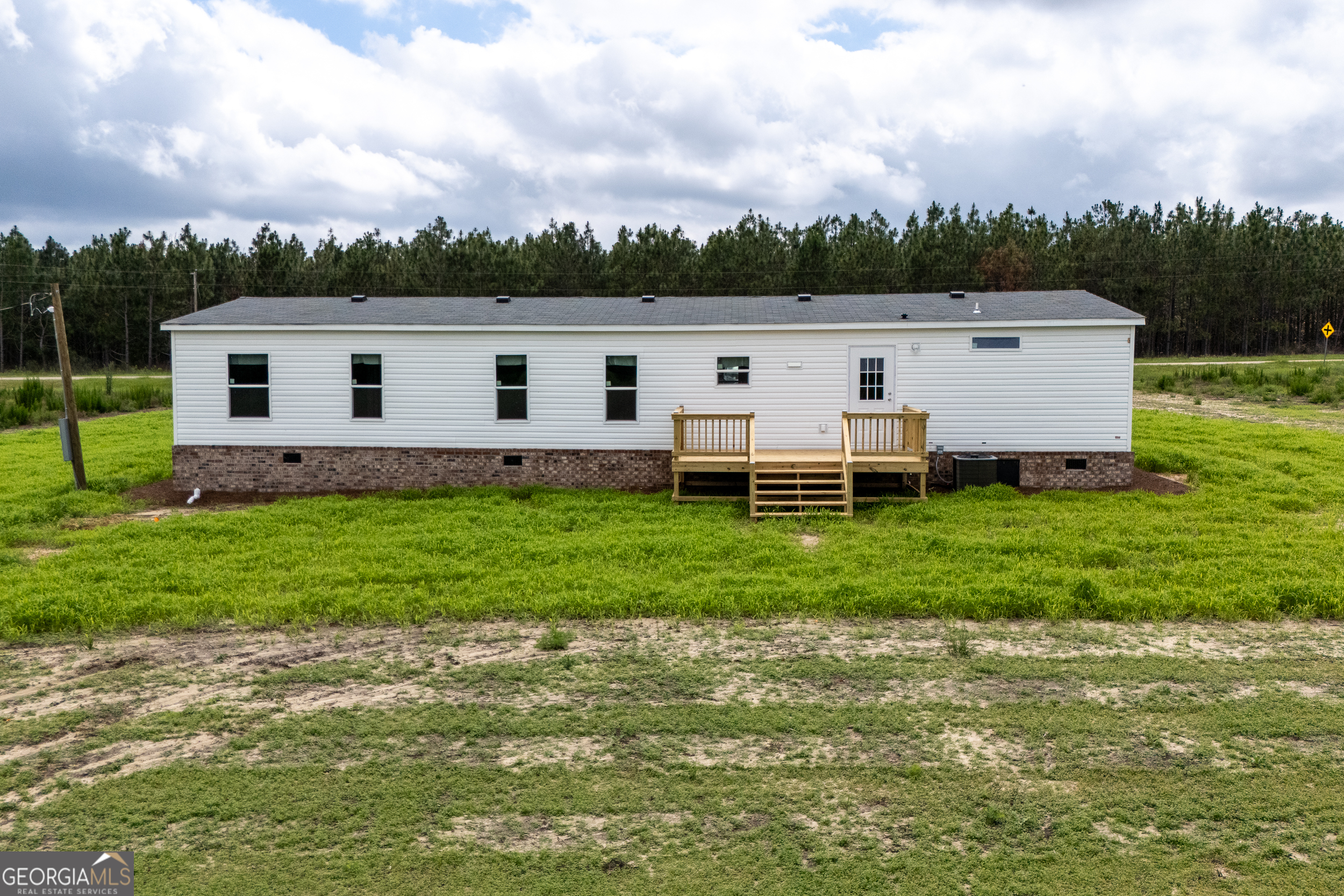 444 L B Hall Road Garfield, GA 30425 - Photo 3 of 37