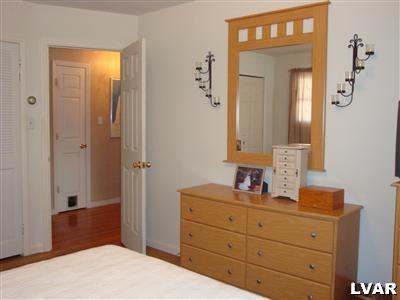 3329 Bridlepath Road Easton, PA 18045 - Photo 18 of 35 Gallery Image 18