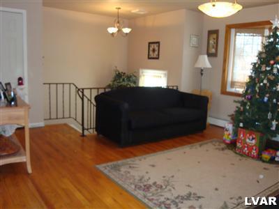 3329 Bridlepath Road Easton, PA 18045 - Photo 3 of 35 Gallery Image 3