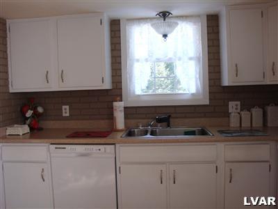3329 Bridlepath Road Easton, PA 18045 - Photo 8 of 35 Gallery Image 8