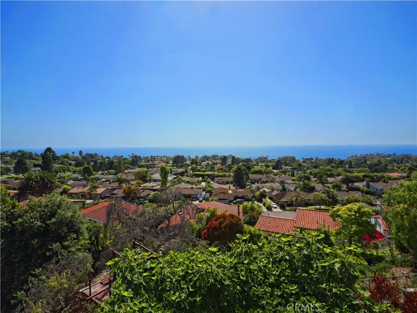 $2,588,000 | 1132 Via Zumaya, Palos Verdes Peninsula, CA 90274
