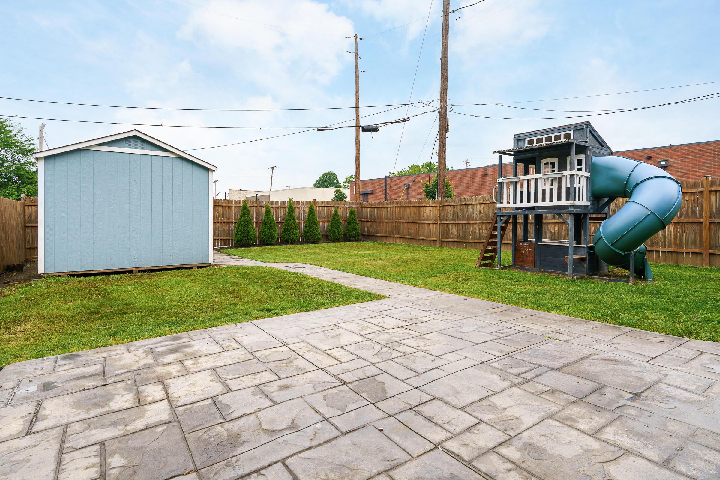 24 Brighton Road Columbus, OH 43202 - Photo 37 of 44 Backyard - paver patio