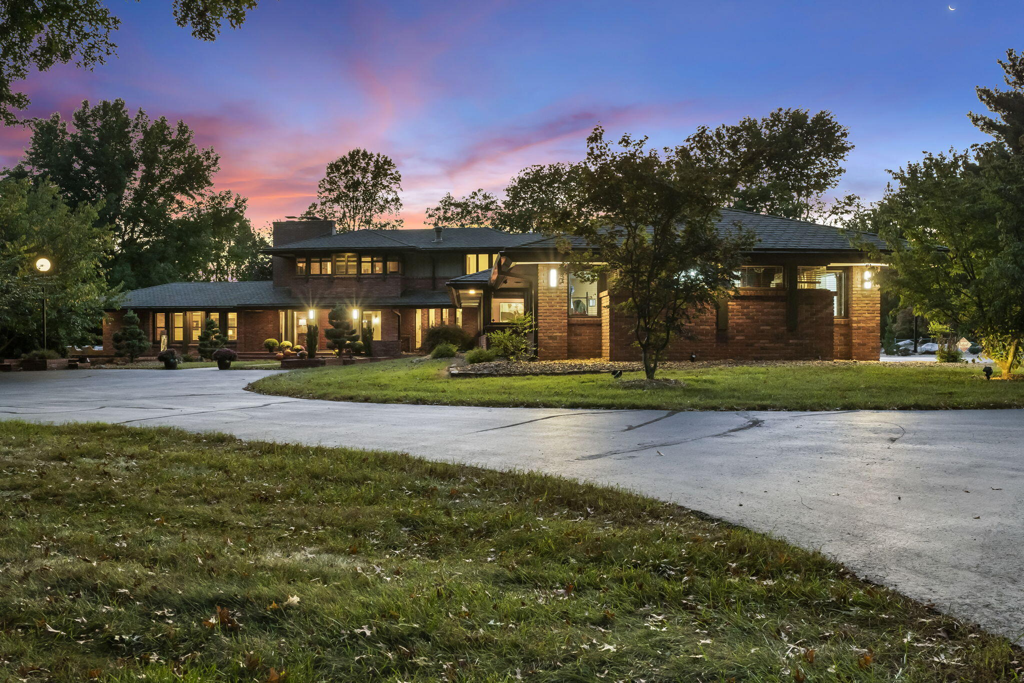 2279 South Inglewood Road Springfield, MO 65804 - Photo 1 of 1 1-web-or-mls-DSC00841