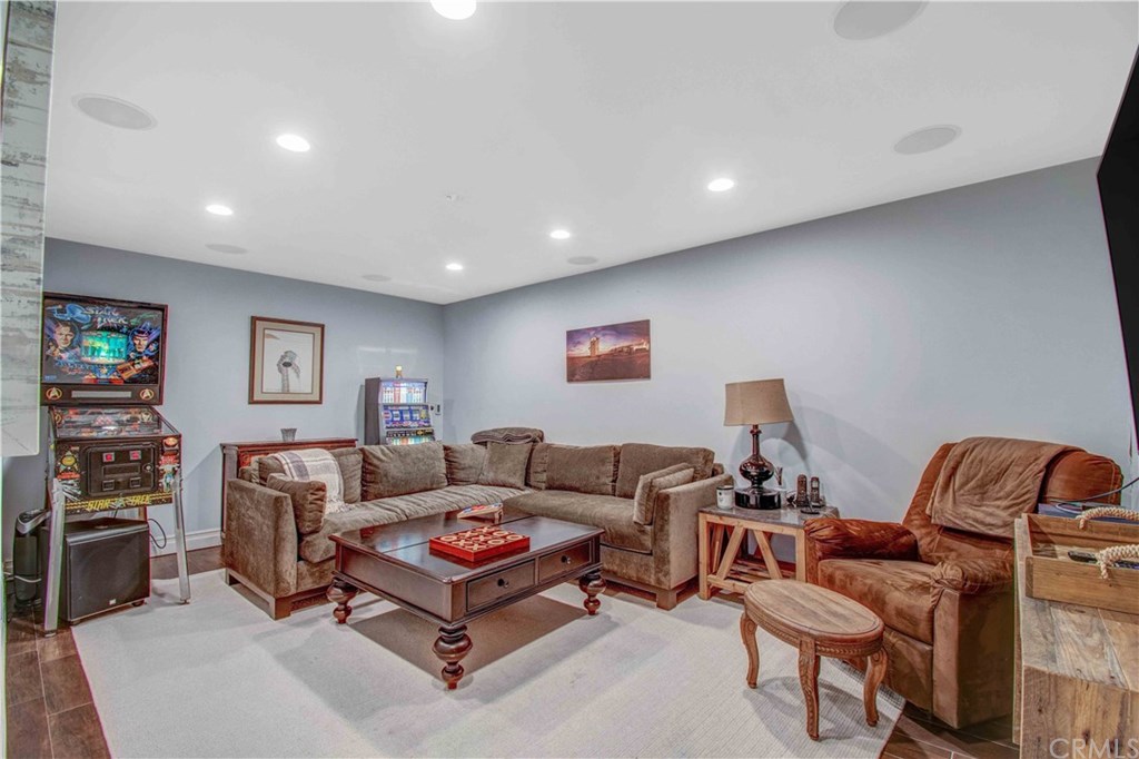 255 Emerald Bay Laguna Beach, CA 92651 - Photo 14 of 29