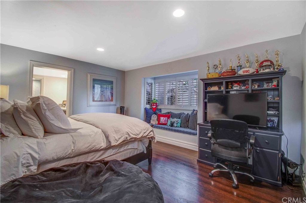 255 Emerald Bay Laguna Beach, CA 92651 - Photo 17 of 29