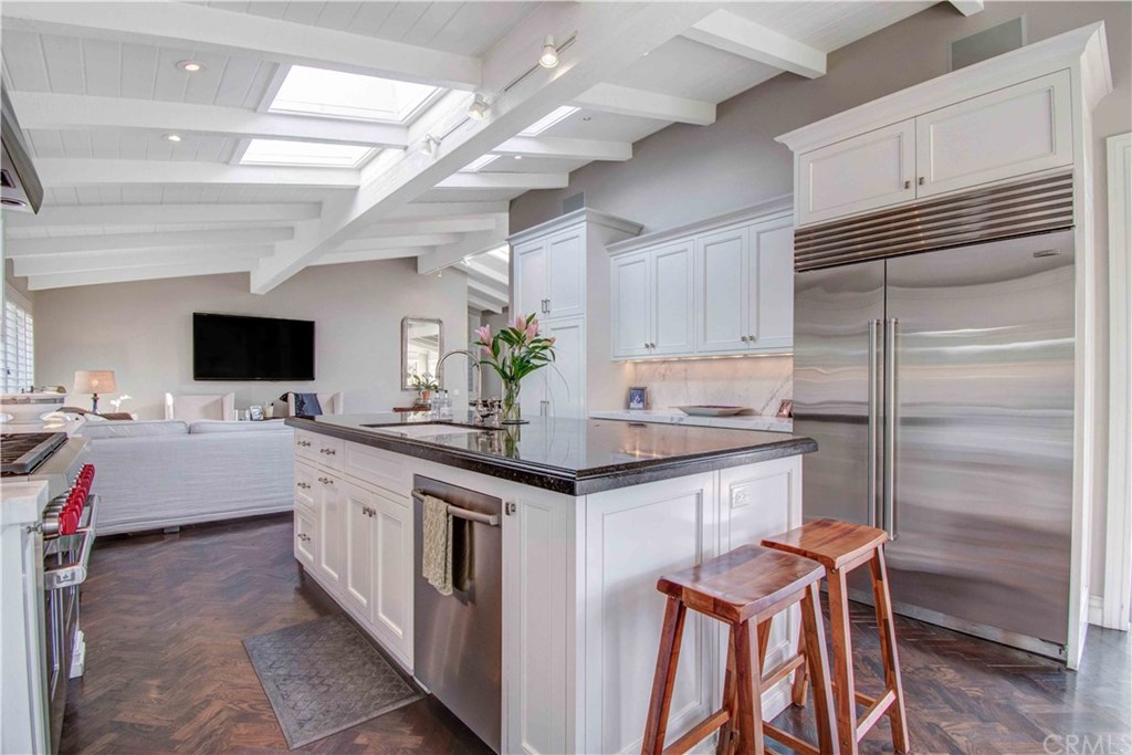 255 Emerald Bay Laguna Beach, CA 92651 - Photo 5 of 29