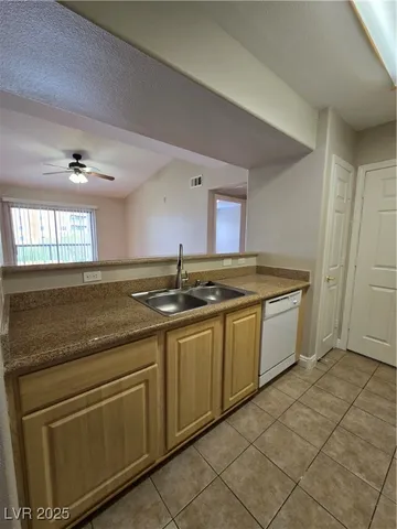 $1,300 | 8000 West Badura Avenue, Unit 2135, Las Vegas, NV 89113