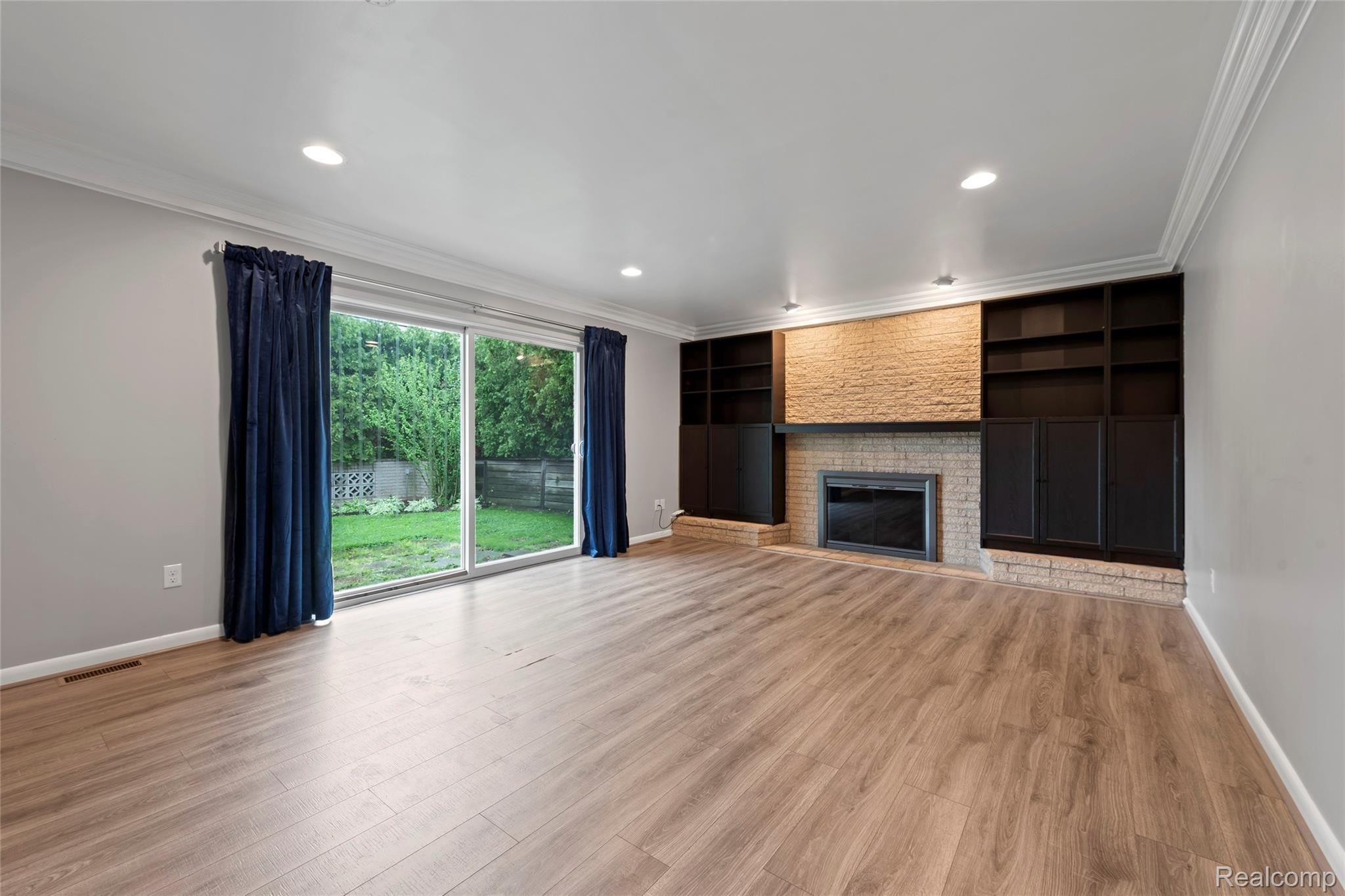 750 Canterbury Road Grosse Pointe, MI 48236 - Photo 12 of 47 Family room