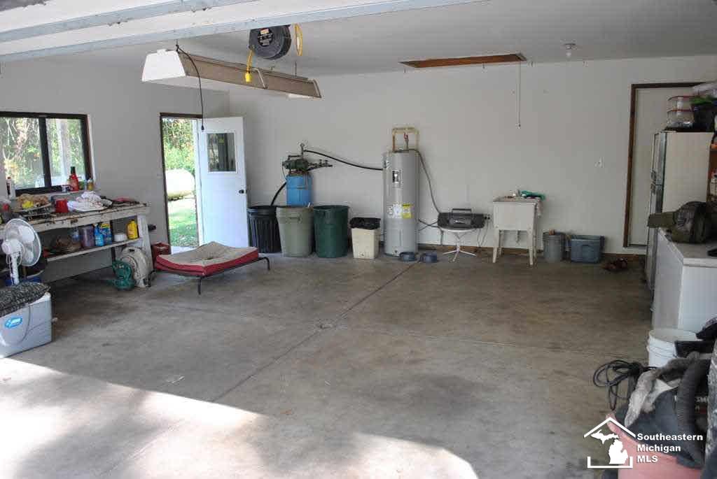13140 West Dunbar Road Dundee, MI 48131 - Photo 13 of 24 20450560-12.JPG