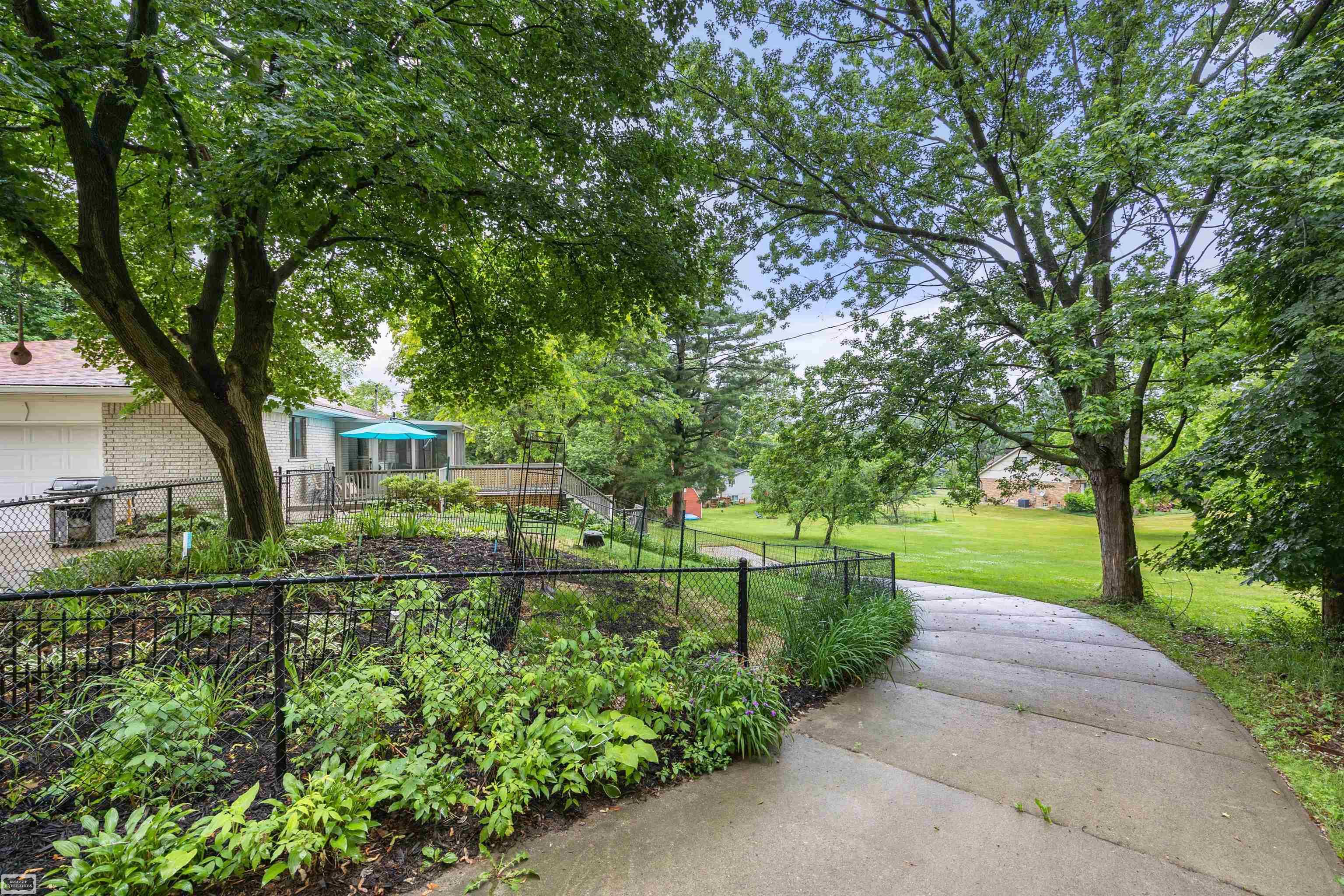 8183 Pippen Drive Romeo, MI 48065 - Photo 42 of 49 50113318-41.JPG