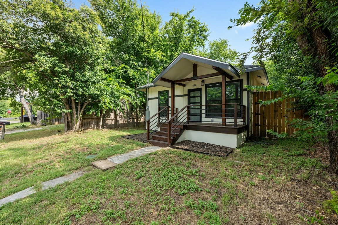 914 East 50th Street Austin, TX 78751 - Photo 26 of 27 Walkable small neighborhood to brewery, restaurants, shopping