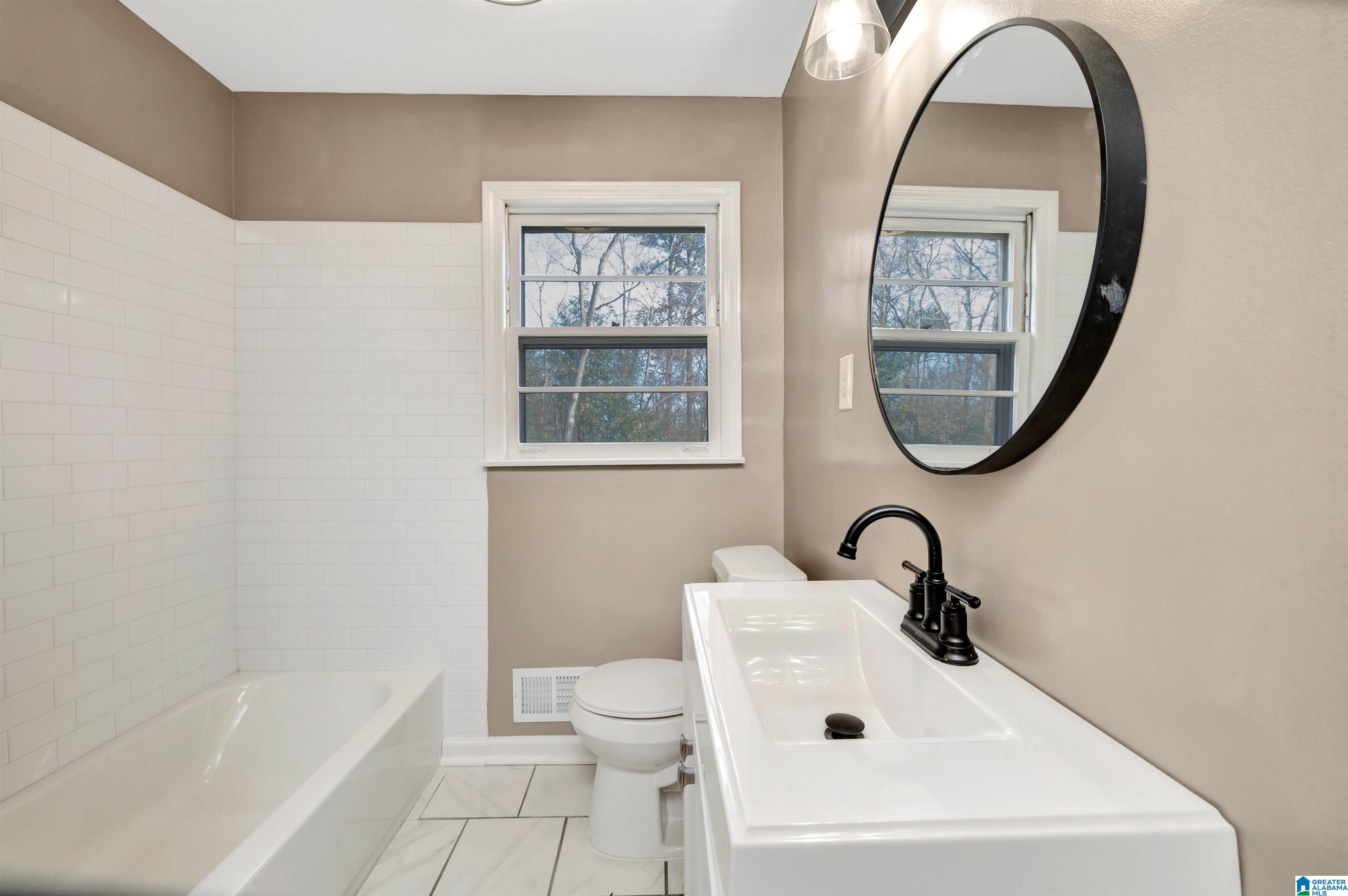 412 Sunhill Road Northwest Birmingham, AL 35215 - Photo 15 of 23
