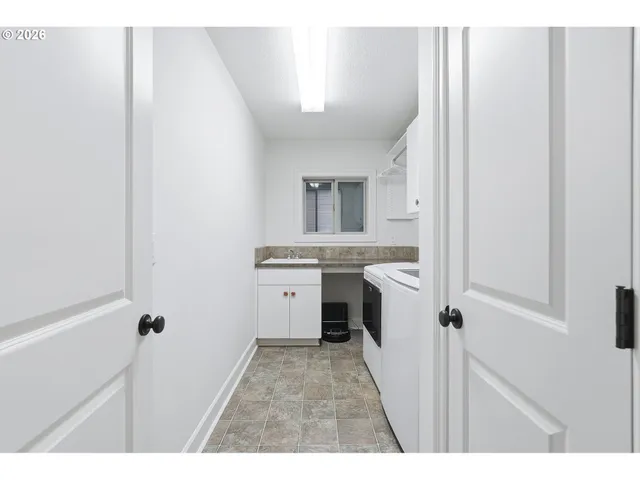 $865,000 | 2863 Olympic Street, Woodburn, OR 97071