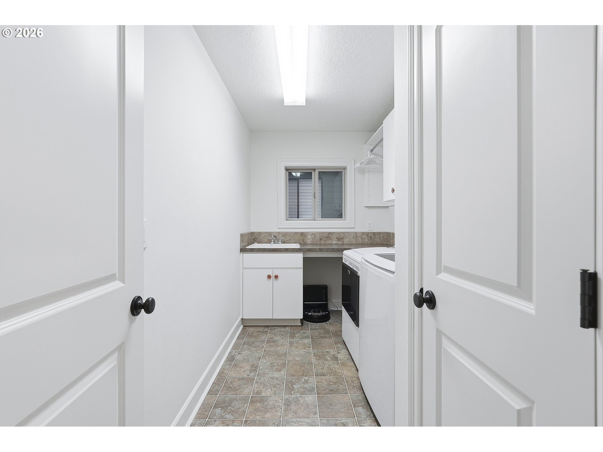 2863 Olympic Street Woodburn, OR 97071 - Photo 28 of 43