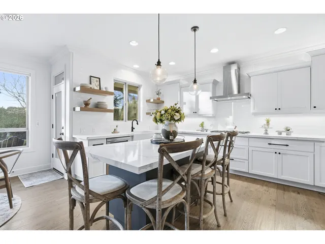 $865,000 | 2863 Olympic Street, Woodburn, OR 97071