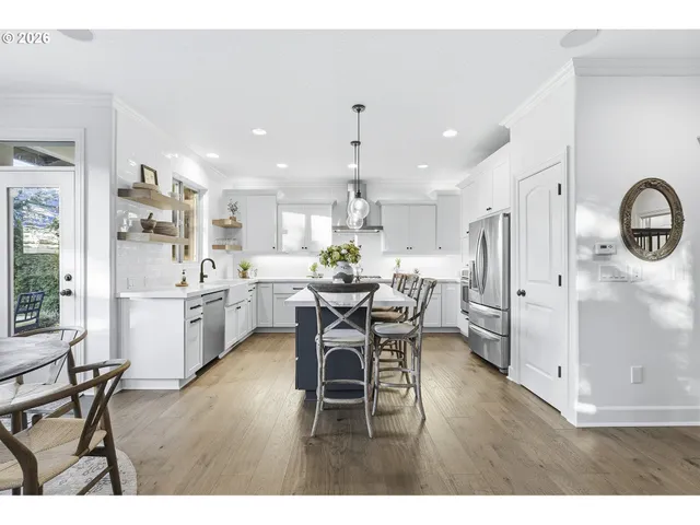 $865,000 | 2863 Olympic Street, Woodburn, OR 97071