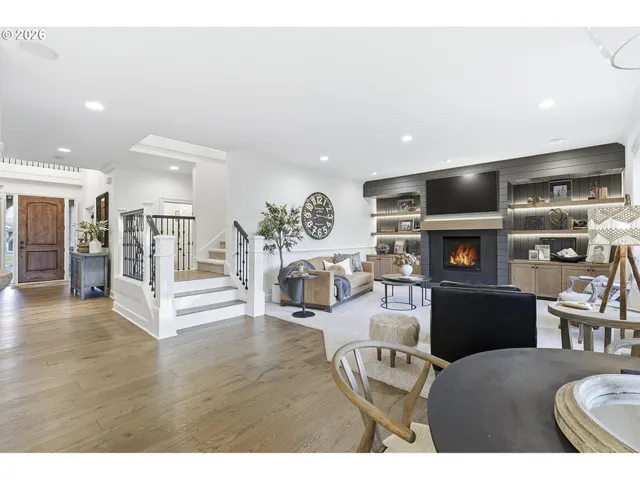 $865,000 | 2863 Olympic Street, Woodburn, OR 97071