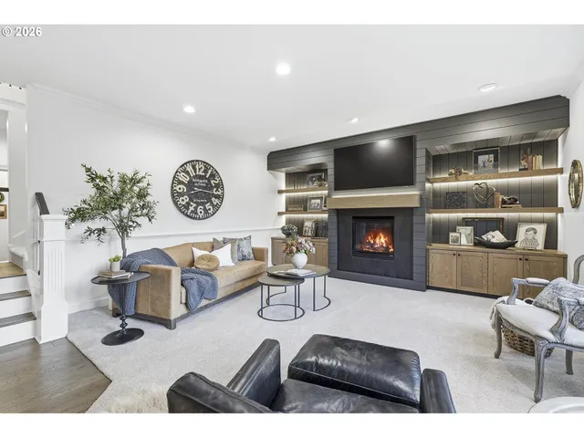 $865,000 | 2863 Olympic Street, Woodburn, OR 97071