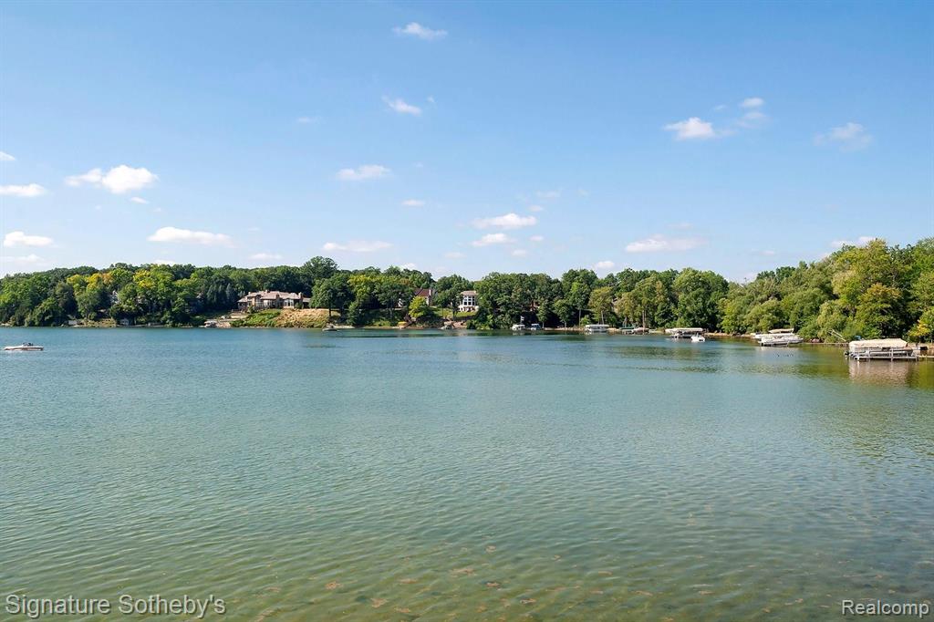 204 Gallogly Road Lake Angelus, MI 48326 - Photo 82 of 85
