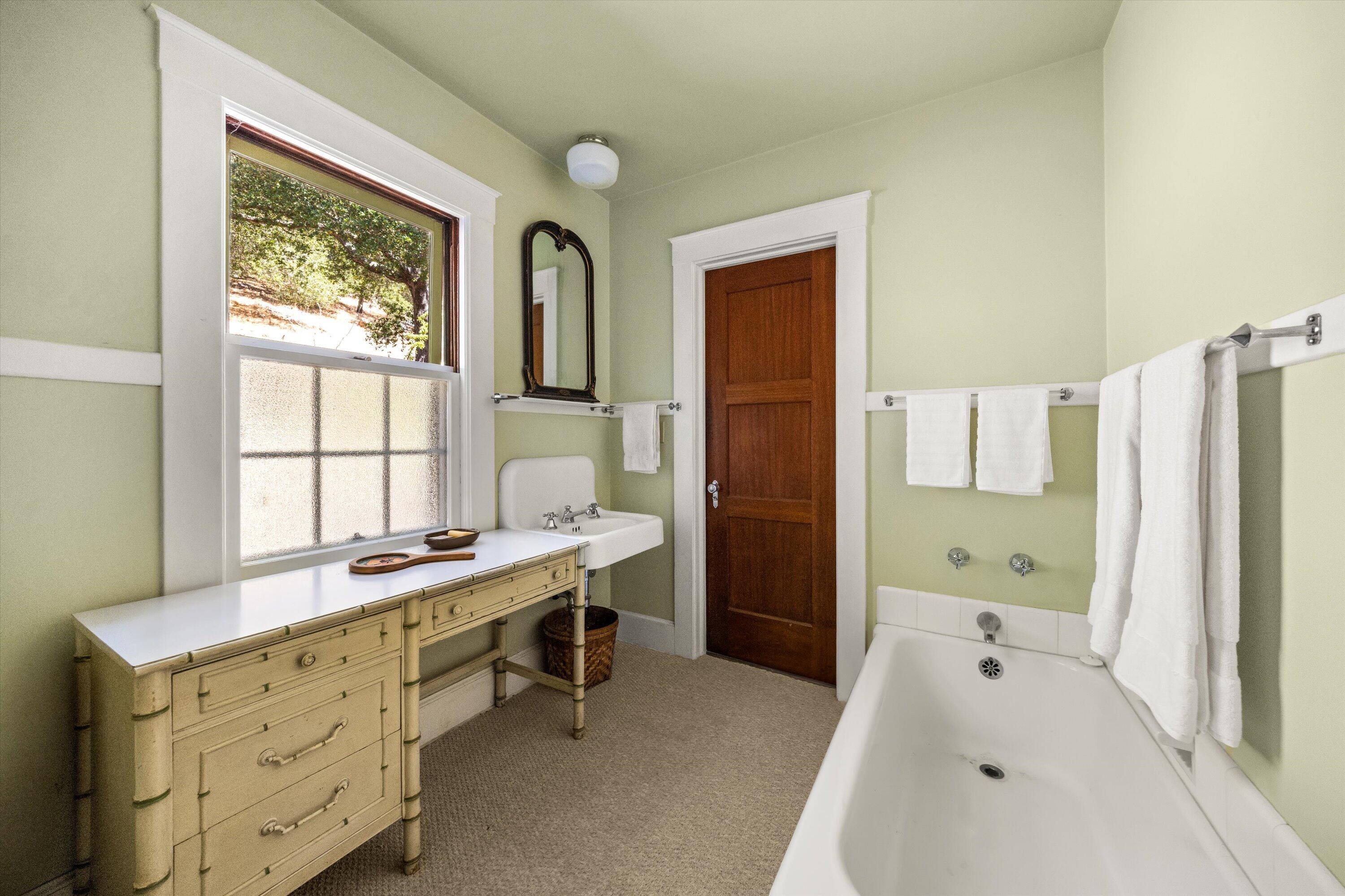 1060 Tremonto Road Santa Barbara, CA 93103 - Photo 21 of 49 Bathroom 1