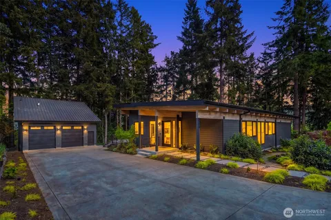 $4,480,000 | 3216 168th Place Southeast, Bellevue, WA 98008