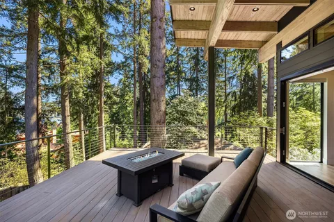 $4,480,000 | 3216 168th Place Southeast, Bellevue, WA 98008