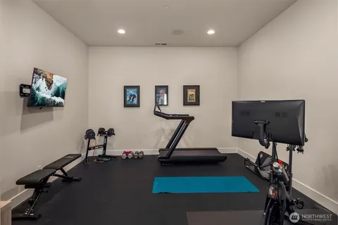 $4,480,000 | 3216 168th Place Southeast, Bellevue, WA 98008