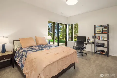 $4,480,000 | 3216 168th Place Southeast, Bellevue, WA 98008