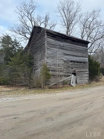 $280,000 | 2210 Featherfin Road, Prospect, VA 23960