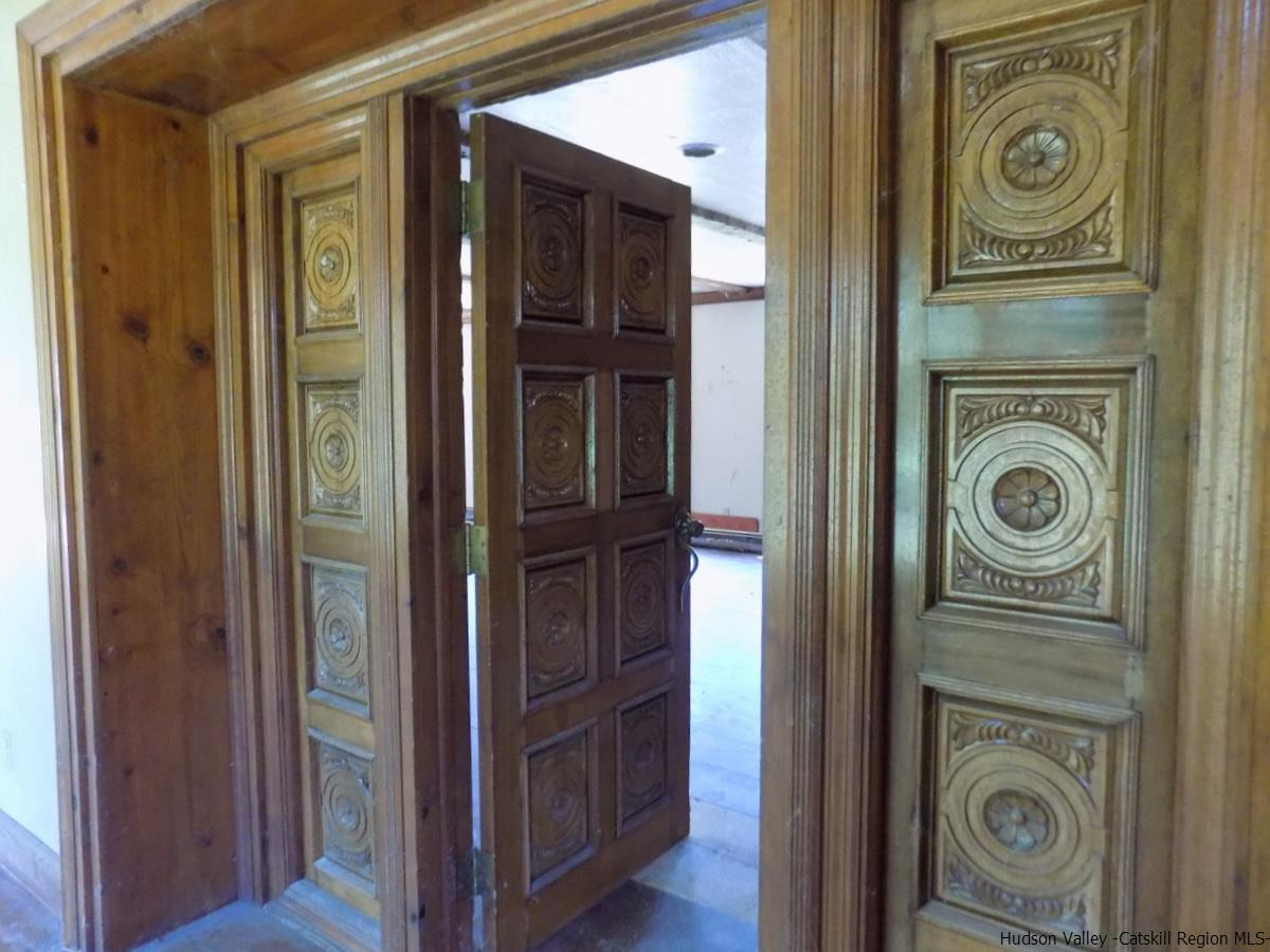 2733 Highway 209 Kingston, NY 12401 - Photo 10 of 34 a view of a hallway with washer and dryer
