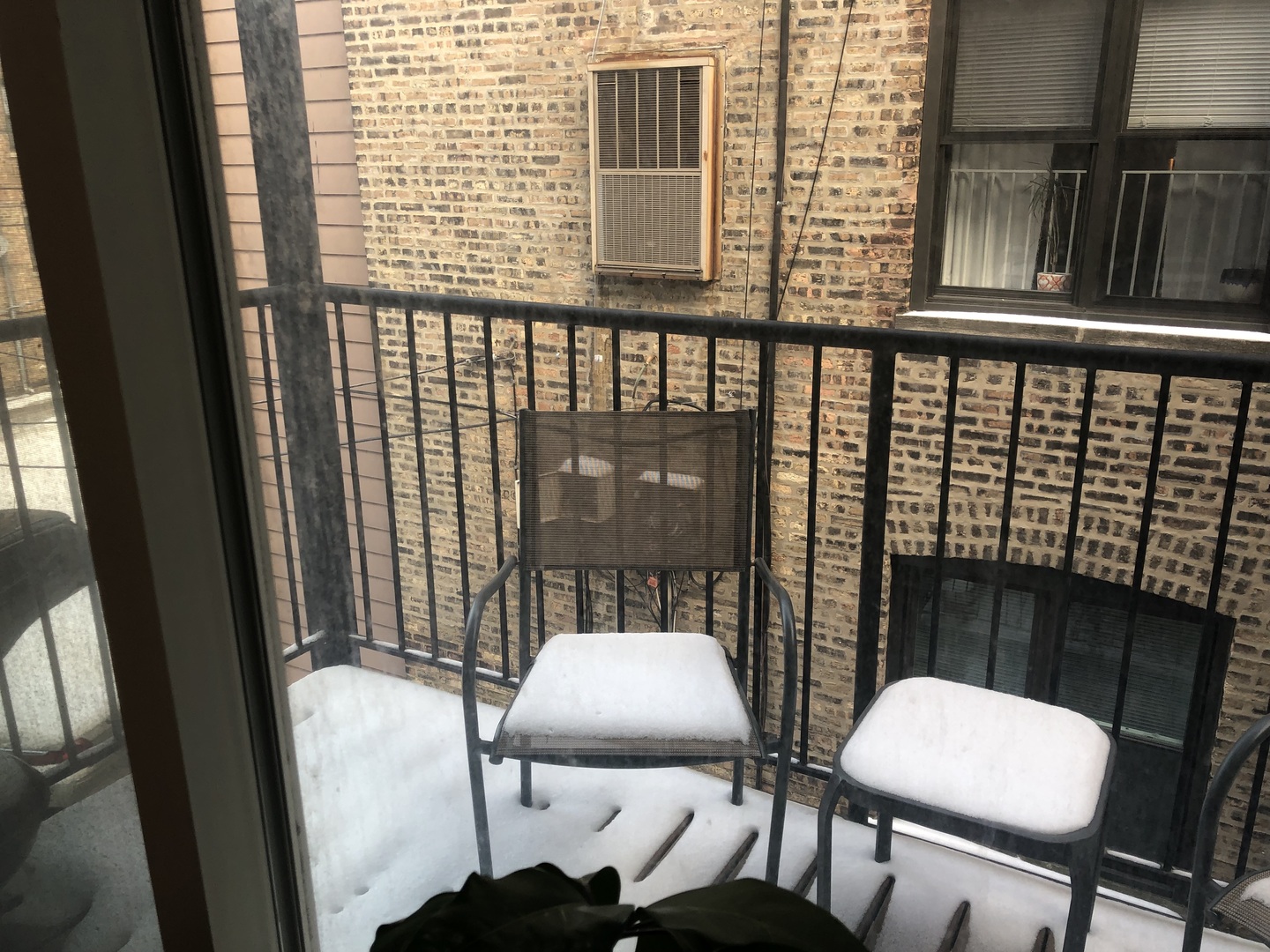 926 West George Street, Unit 3R Chicago, IL 60657 - Photo 14 of 21 a view of a chairs and table in the balcony
