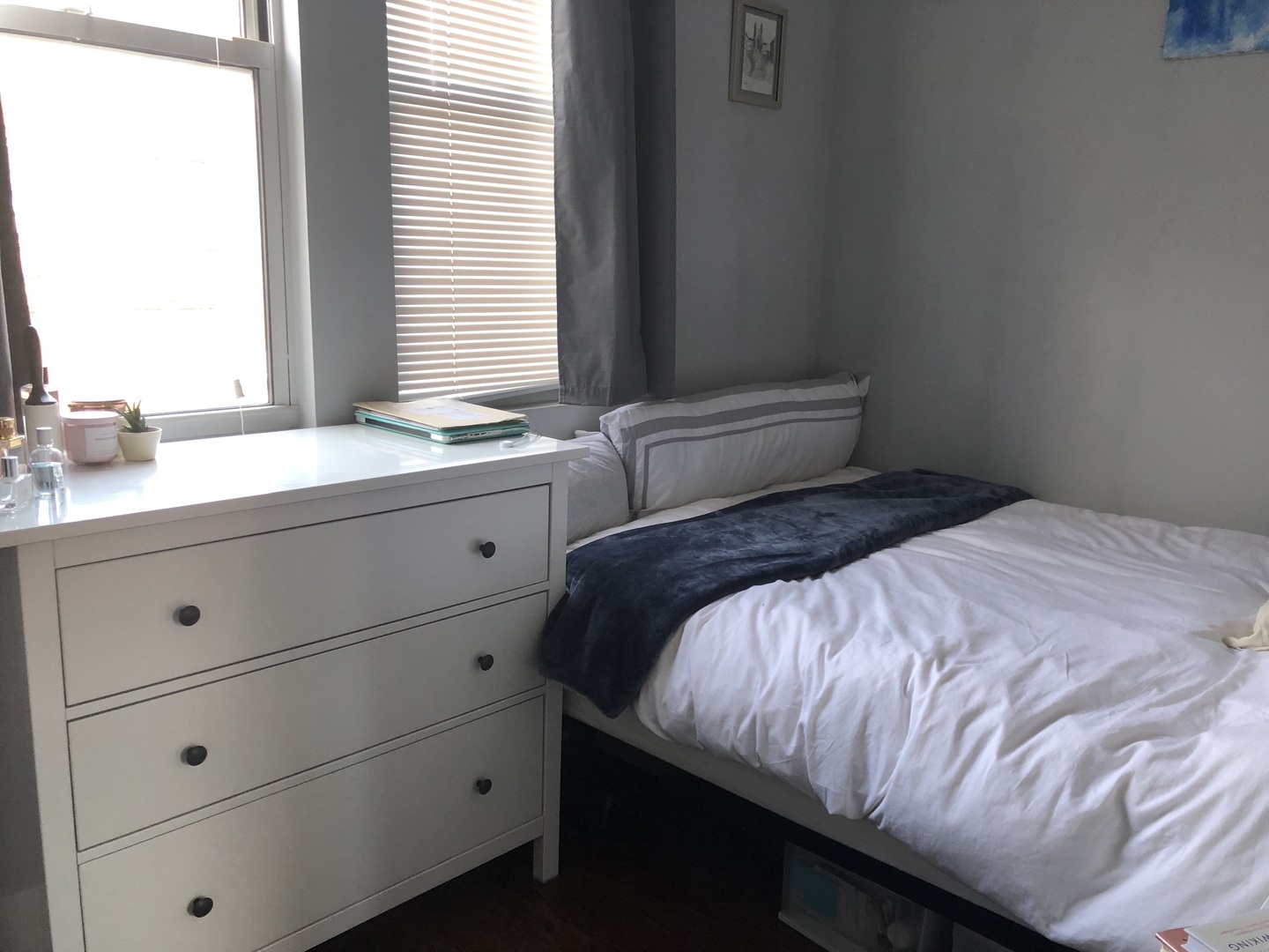 926 West George Street, Unit 3R Chicago, IL 60657 - Photo 18 of 21 a bedroom with a bed and a window